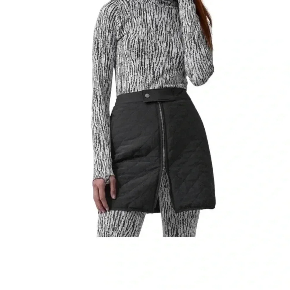 Athleta Apres Ski skirt quilted black zip up